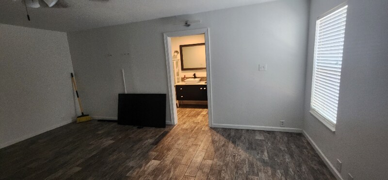 Building Photo - 814 Sinclair Ave