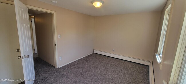 Building Photo - 32 Murray St