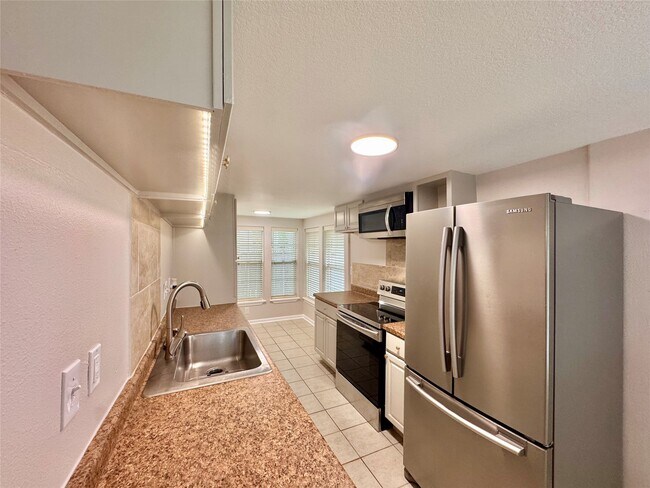 Building Photo - 805 Tabor St