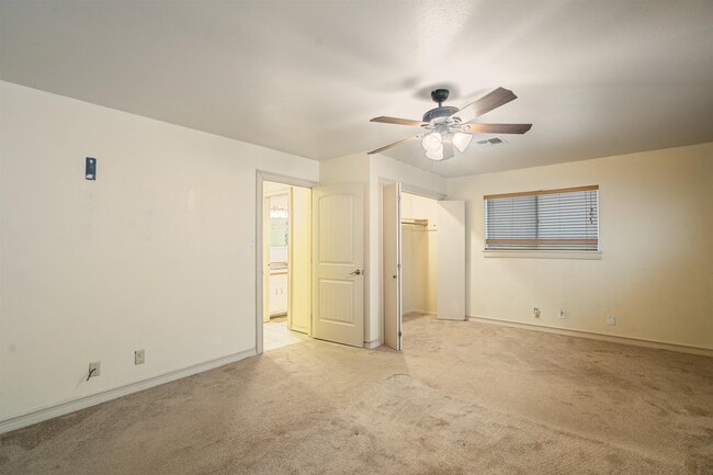 Building Photo - 105 Delmar Ln