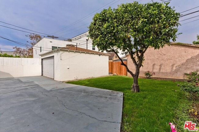 Building Photo - 5873 Dauphin Ave.