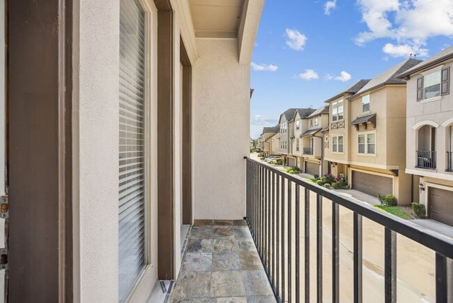 Building Photo - 12247 Oxford Cres Cir