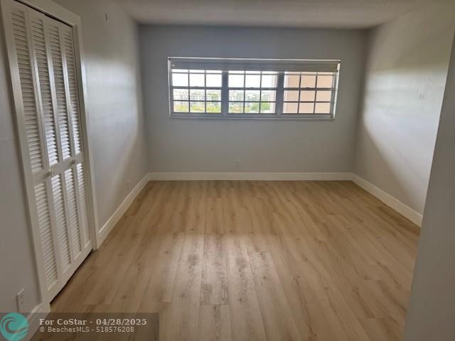 Building Photo - 3150 N Palm Aire Dr
