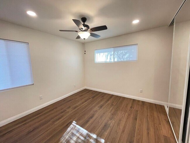 Building Photo - Like New Inside! Remodeled 3bd/2ba House In Desirable Allied Gardens Neighborhood