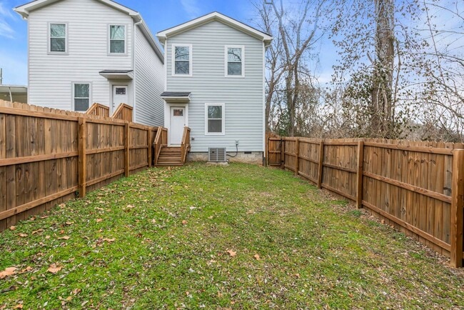 Building Photo - Beautiful North Nashville Home