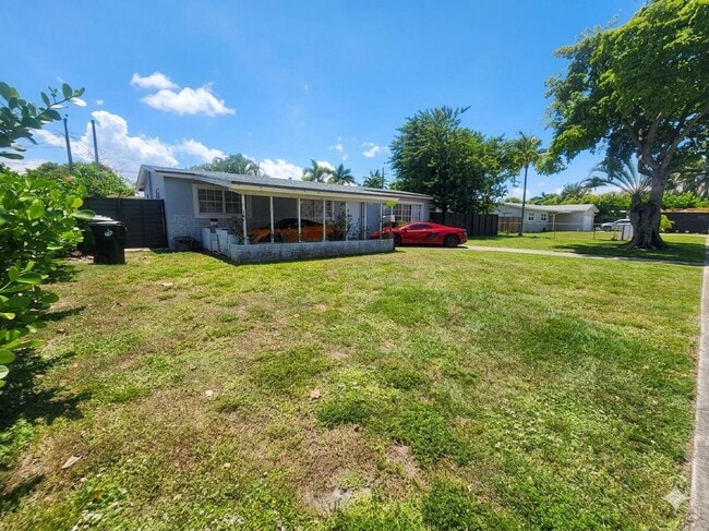 Building Photo - 3440 SW 20th St