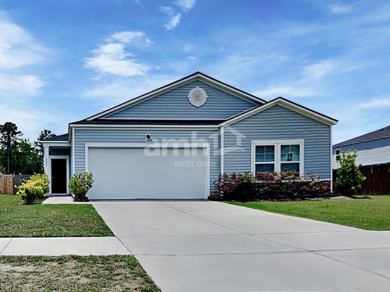 Primary Photo - 303 Squire Pope Rd