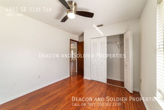 Building Photo - 4861 SE 31st Terrace