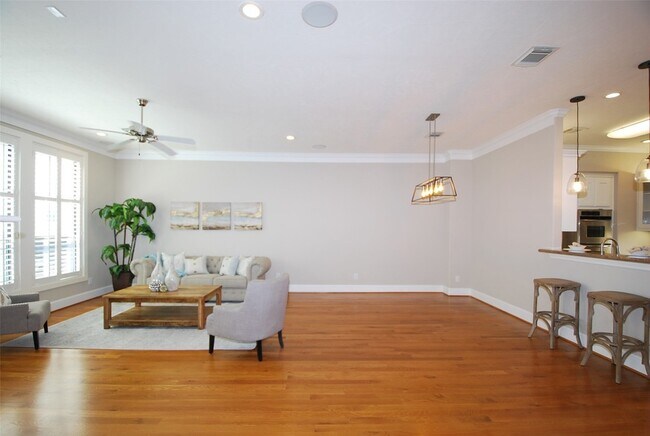 Building Photo - 2410 Dorrington St