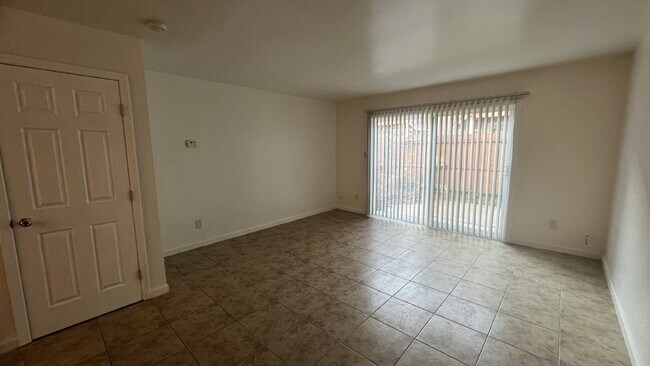 Building Photo - ** Move in special $1995 moves you in - Includes Deposit and January 2026 Rent. ** Updated interi...