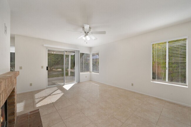 Building Photo - CHARMING HOME IN TEMECULA 3 BD/2.5 BA | OV...