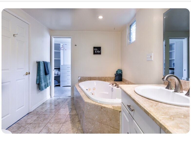 Master bedroom - 15707 Varden St