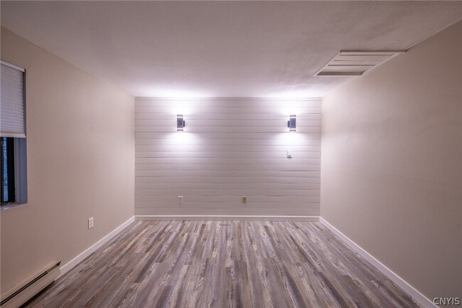 Building Photo - 705 Idlewood Blvd N