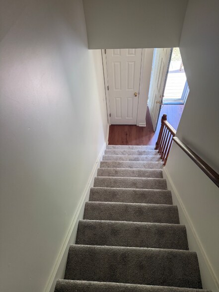 Building Photo - 219 Hunter Hills Cir
