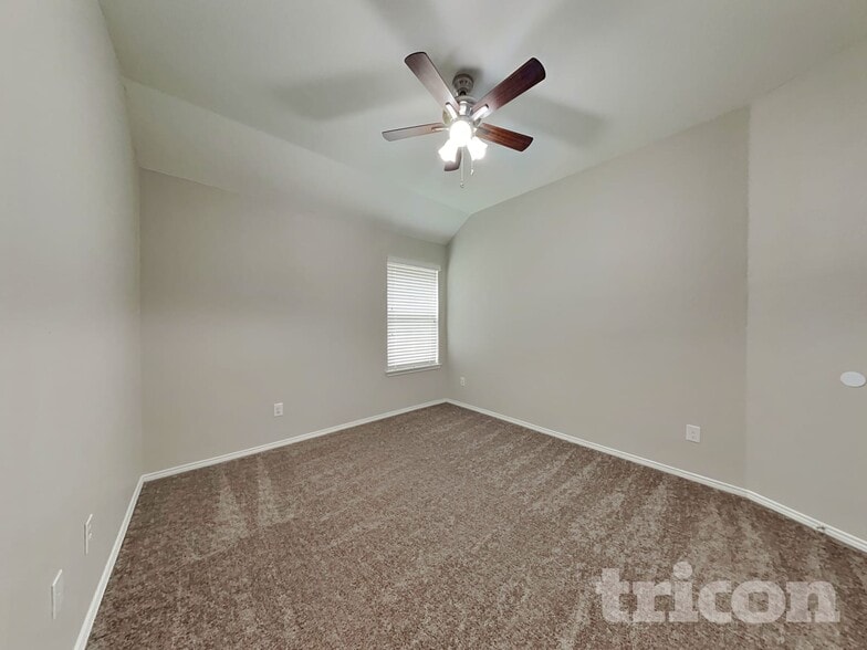 Building Photo - 2536 Old Buck Dr