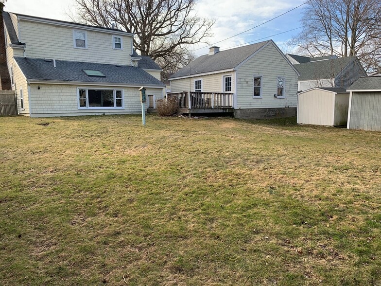 Building Photo - 233 N Fenner Ave