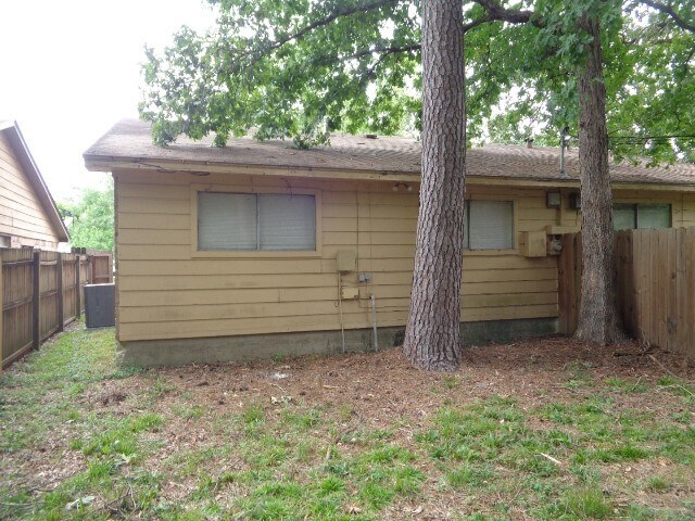 Building Photo - 1616 Hazelwood St