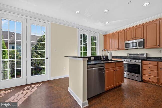 Building Photo - 3614 Sprigg St S