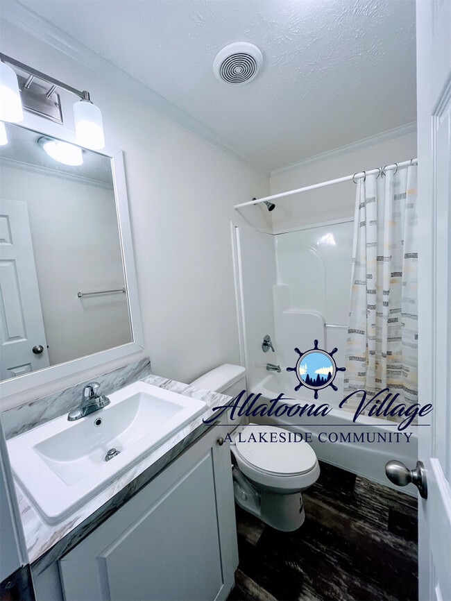 Building Photo - No Deposit Required ! Lake Allatoona home 3/2 Pet Friendly Open Floor Plan and Lake Access