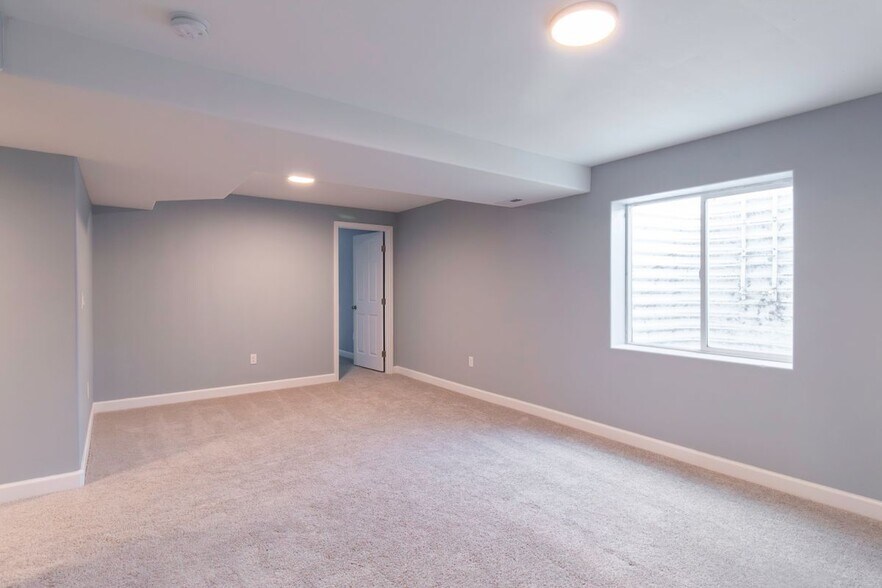Building Photo - 9360 Wolf Pack Terrace