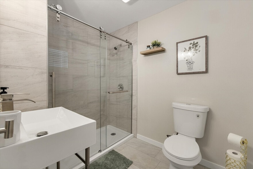 Building Photo - 2410 W Bruneau Pl