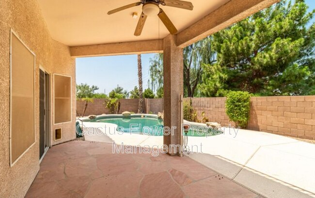 Building Photo - 2524 N Sunrise