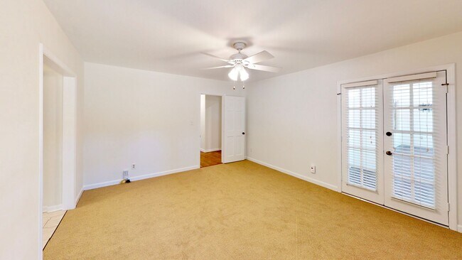 Building Photo - 6810 Rosemary Ln