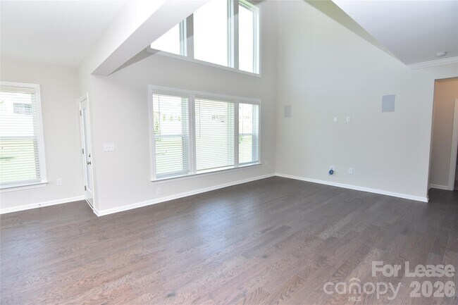 Building Photo - 1133 Overlake Dr