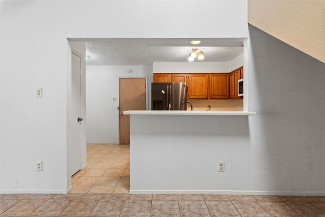 Building Photo - 8519 Wild Basin Dr