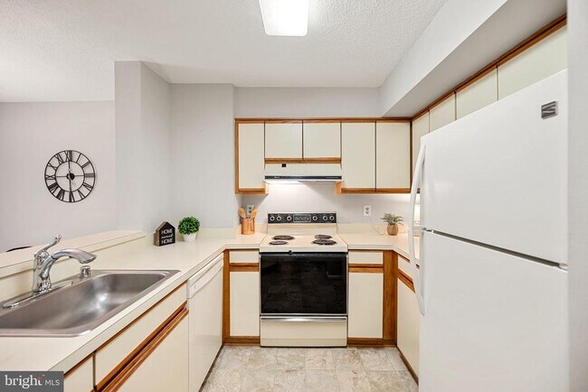 Building Photo - 2100 Langston Blvd.