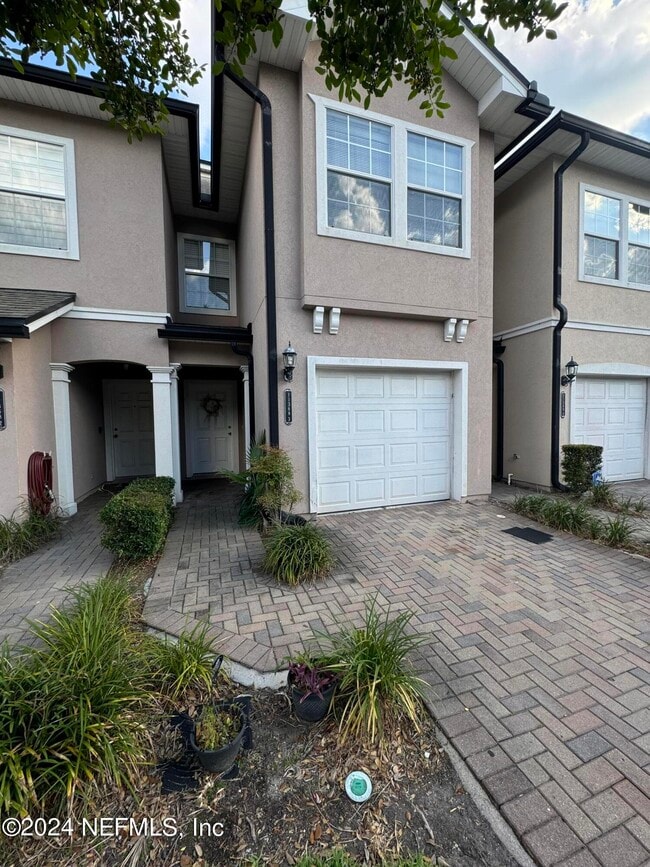 Building Photo - 11368 Estancia Villa Dr