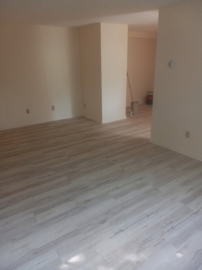 Building Photo - 799 Sergeant Palmateer Way