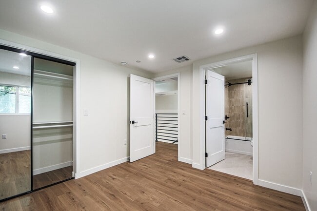 Building Photo - Brand New Townhomes in Echo Park