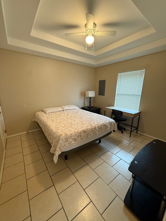 Unit D: Guest Bedroom - 302 W Amy Dr