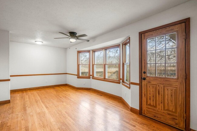 Building Photo - 4 Bed 3 Bath 2 Car, Bonus Room, Finished B...