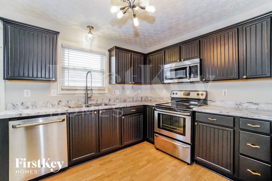 Building Photo - 2973 Seeger St