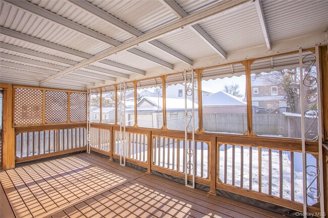 Building Photo - 1261 Waverly St