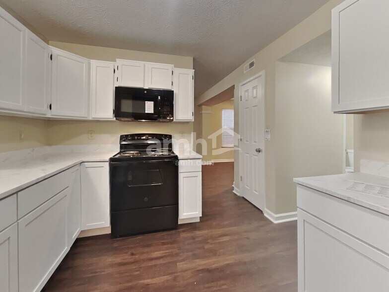 Building Photo - 5568 Alcott Ln