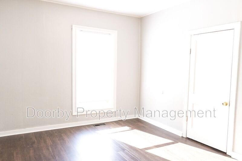 Building Photo - 2009 Camden St