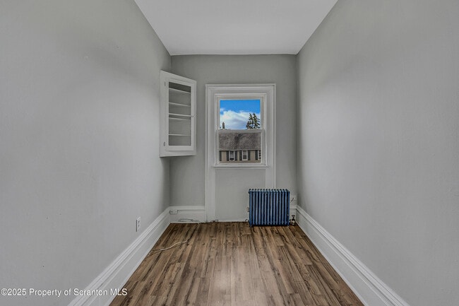 Building Photo - 301 N Bromley Ave