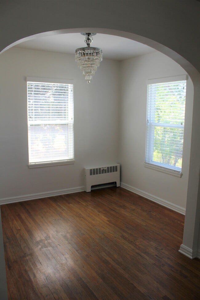 Building Photo - 1663 Blaine Ave