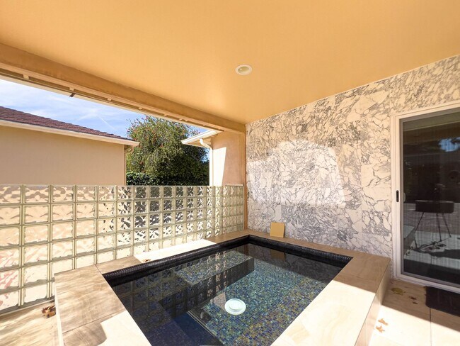 Building Photo - 15424 Camarillo St