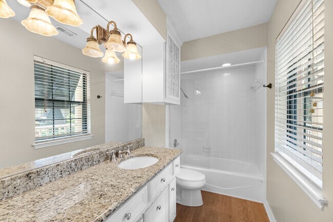 Building Photo - 16114 Kempton Park Dr