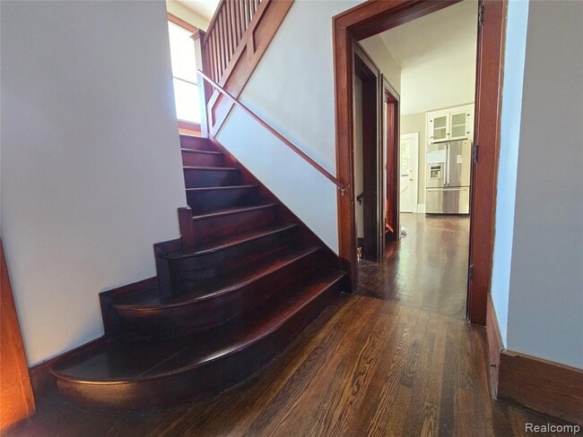 Building Photo - 26850 Seven Mile W
