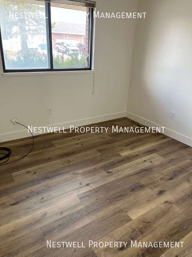 Building Photo - 893 W 1500 N St