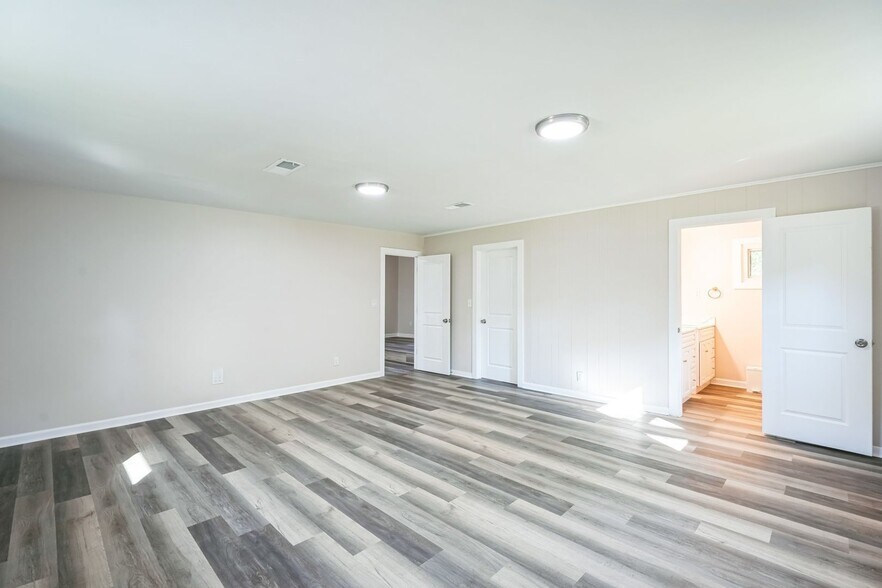 Building Photo - 309 Lagrange St