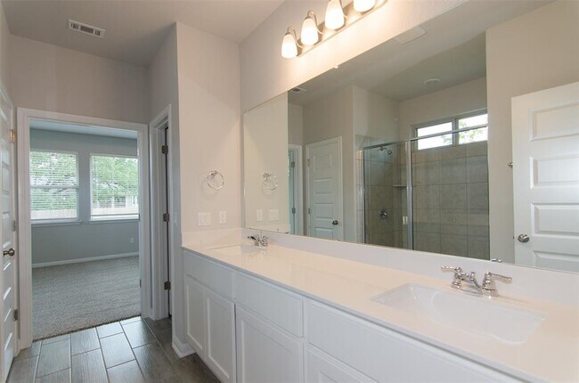 Building Photo - 905 Olive Creek Dr