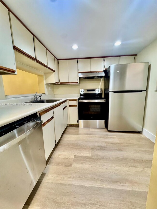 Building Photo - 10985 SW 107th St