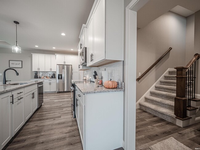 Building Photo - 3593 Sand Dr