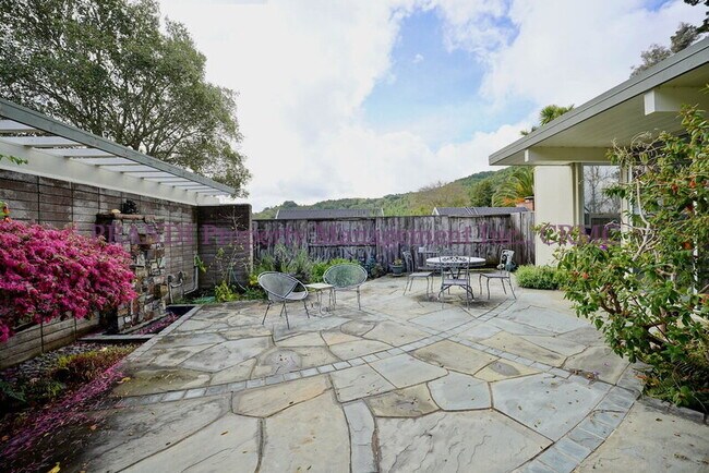 Building Photo - 1309 Idylberry Rd